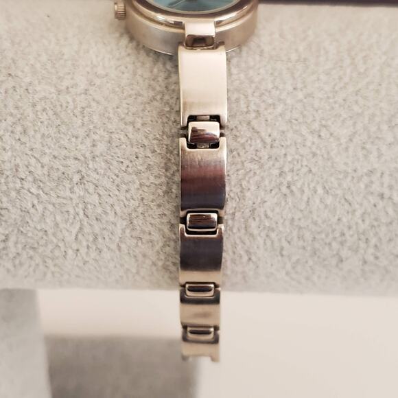 Folio Women's Stainless Steel‎ Bracelet 21mm Watch with Blue Face Fresh Battery - Picture 9 of 9